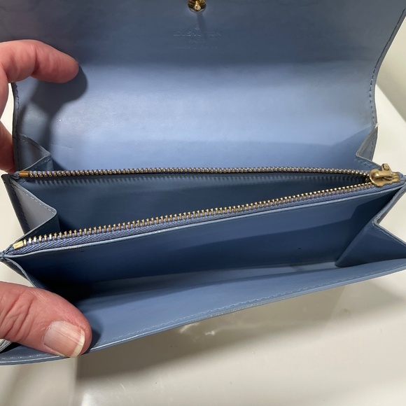 Louis Vuitton moss green Vernis wallet - Picture 2 of 5